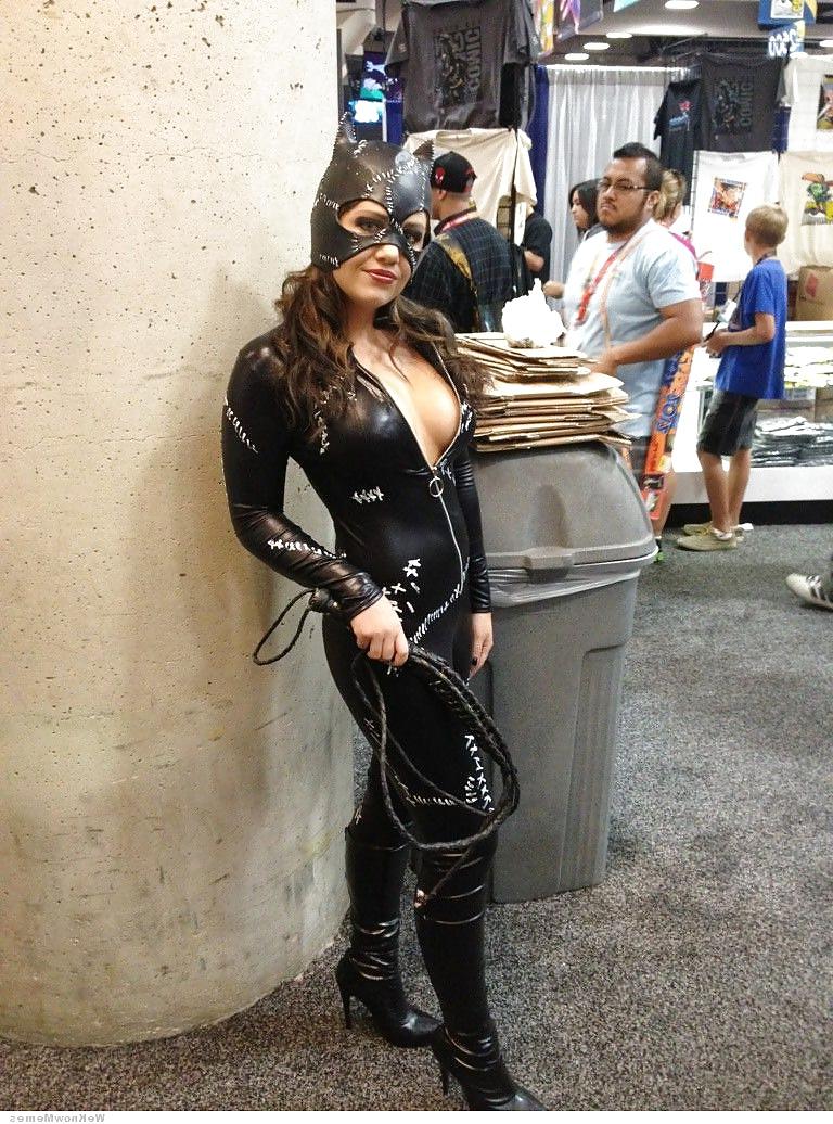 18P Cosplay is Hot