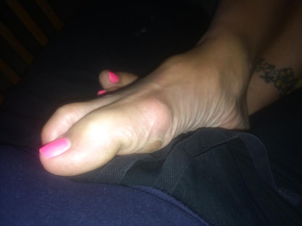 13P Wifes toes in pink and blue