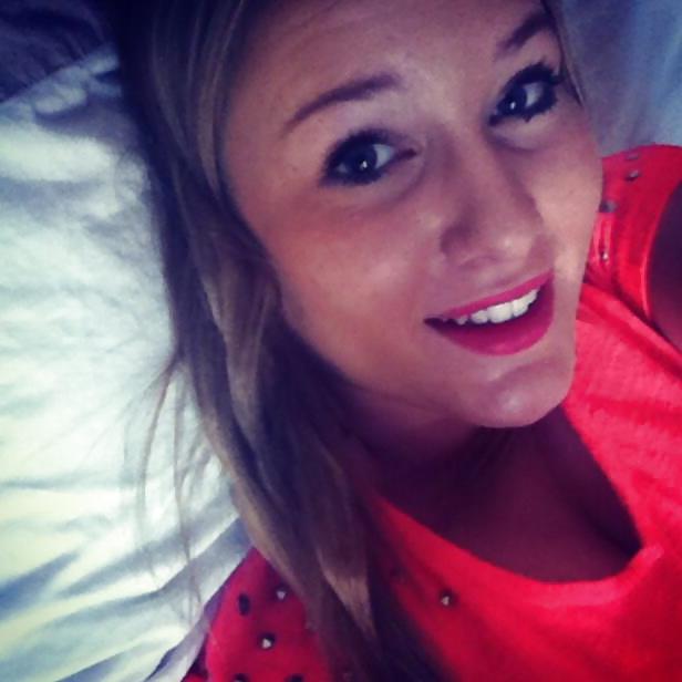 24P Facebook french whore