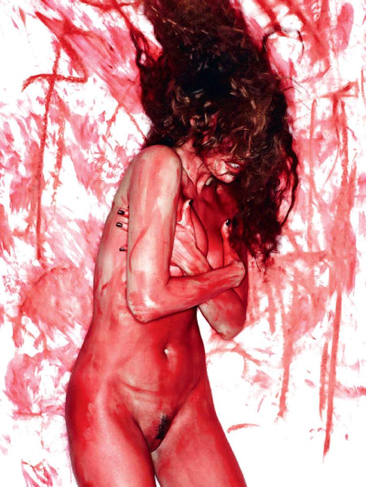 15P Kelly Brook wearing nothing but lipstick