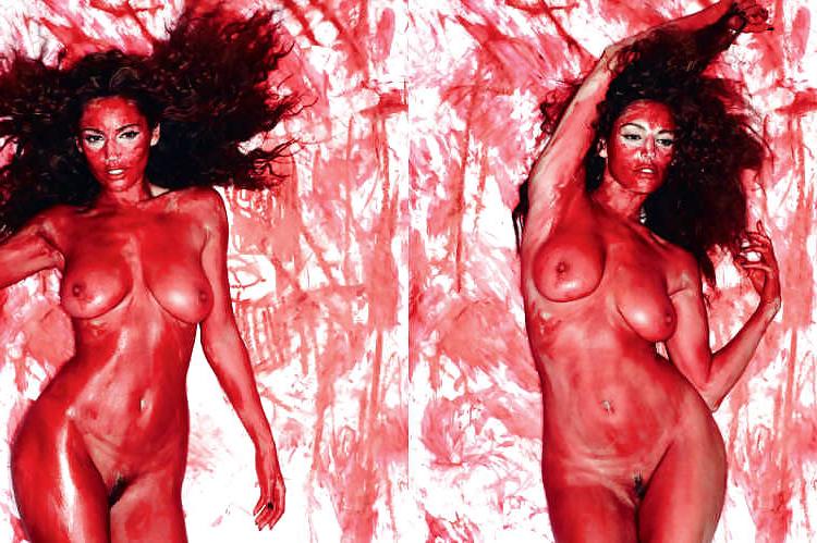 15P Kelly Brook wearing nothing but lipstick