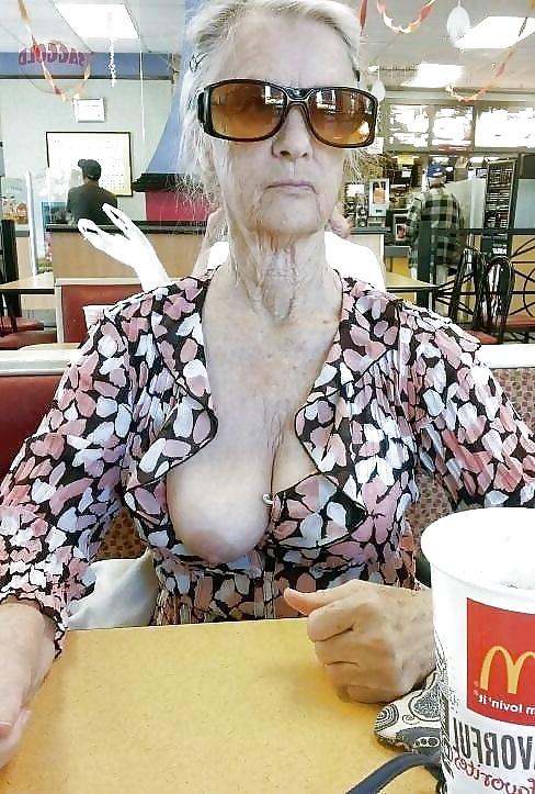 25P She Has Only One Breast Out 7