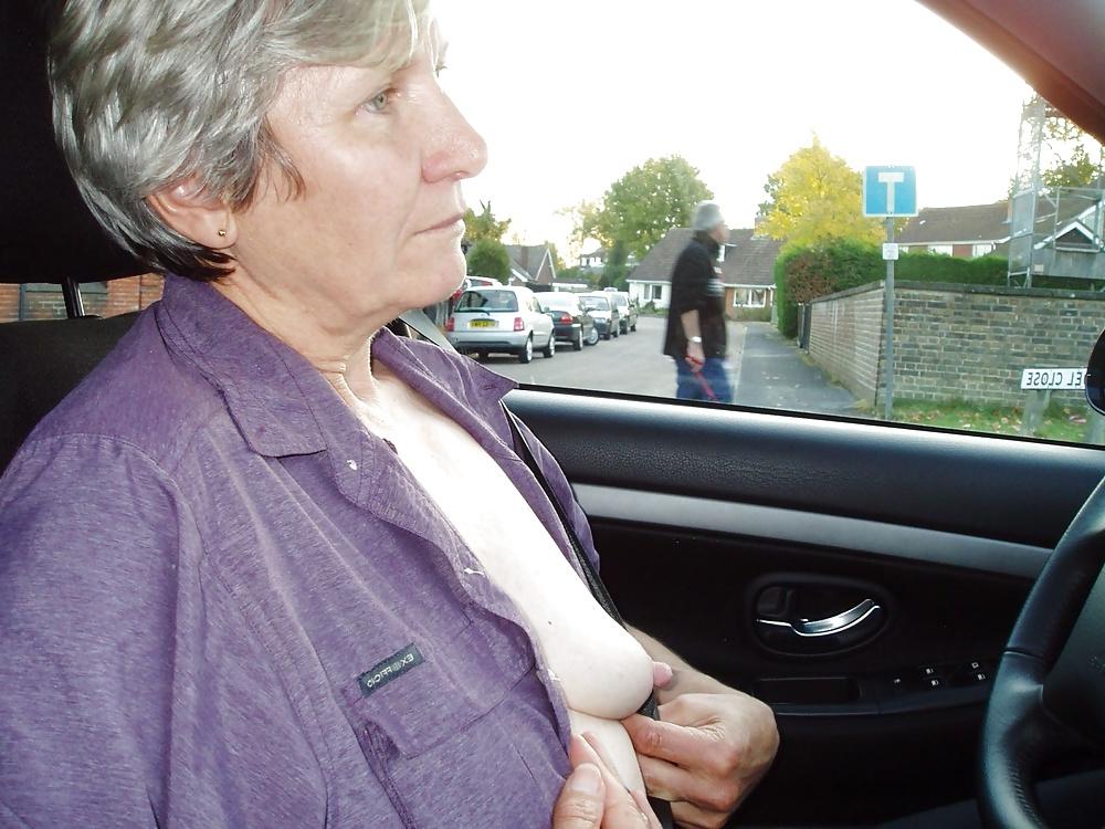 25P She Has Only One Breast Out 7