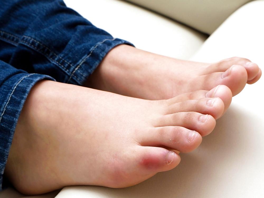 23P FOOT FETISH - GINI III
