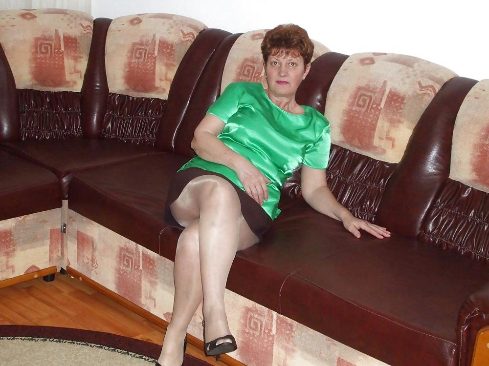 25P Romanian short skirts and pantyhose 