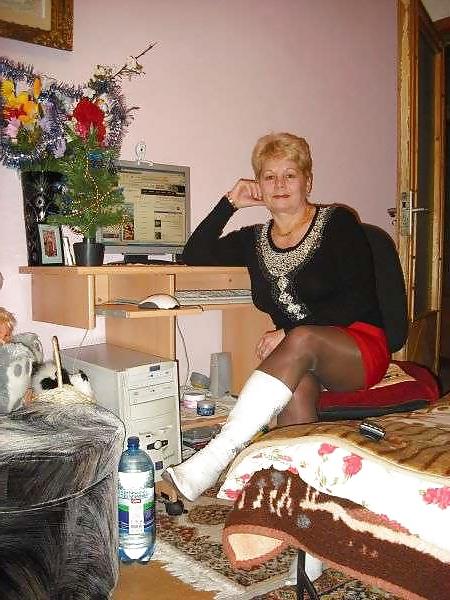 25P Romanian short skirts and pantyhose 