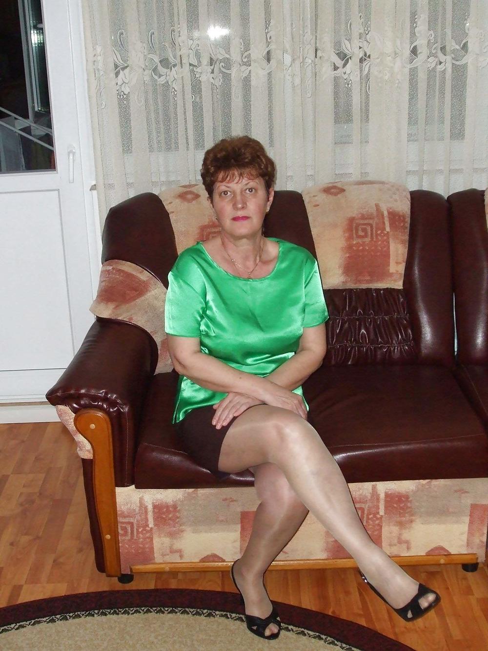 25P Romanian short skirts and pantyhose 