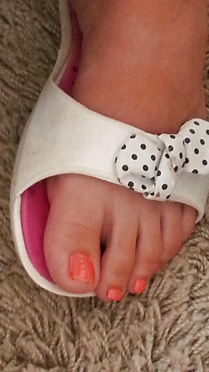 13P French lover wife saumon toes feet