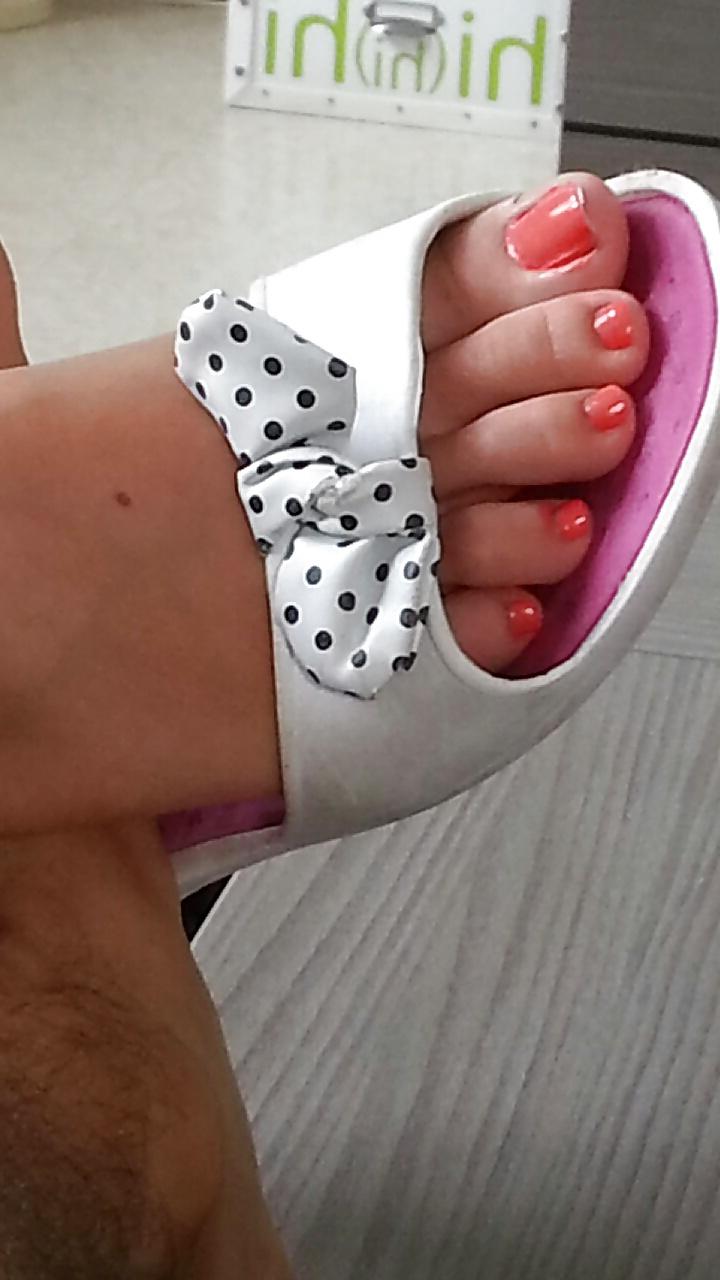 13P French lover wife saumon toes feet