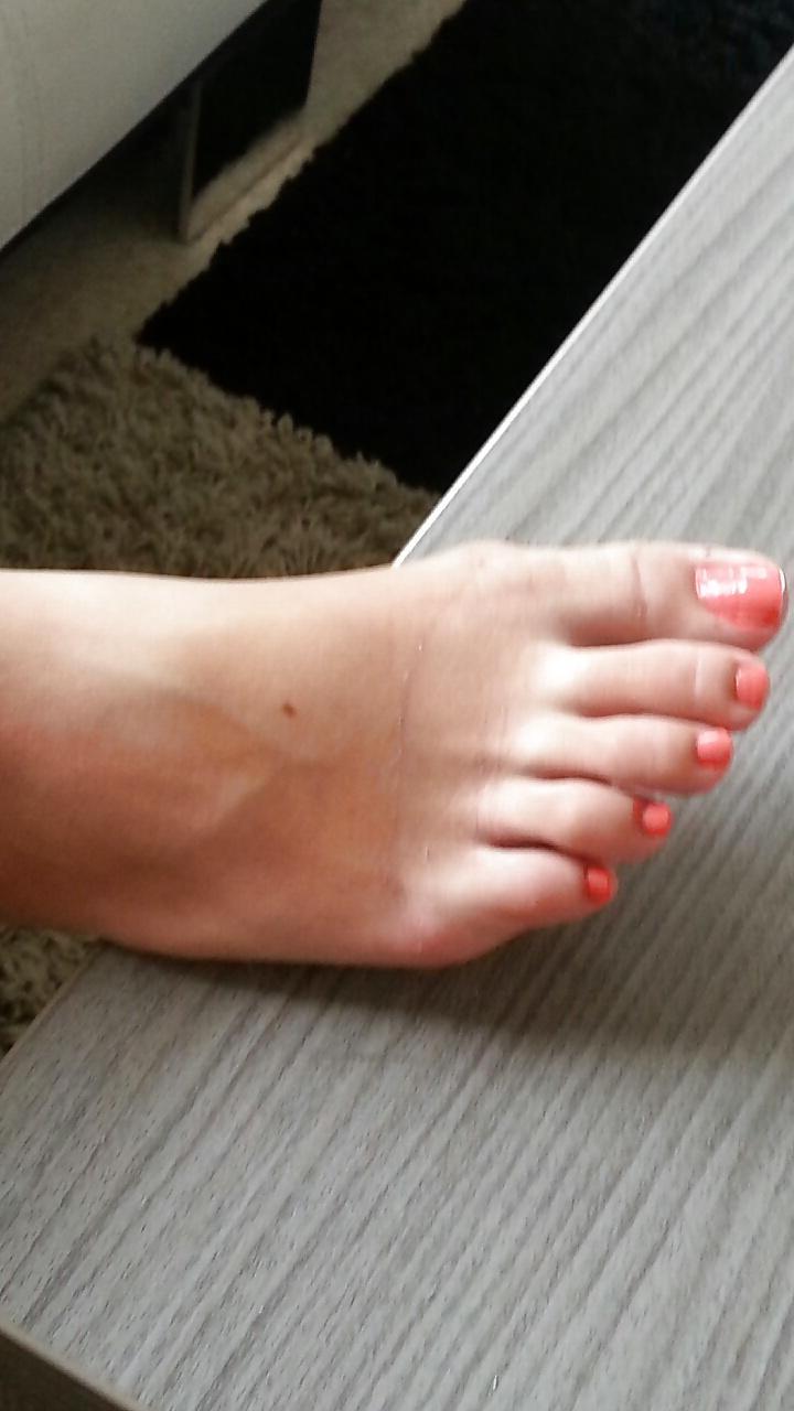 13P French lover wife saumon toes feet