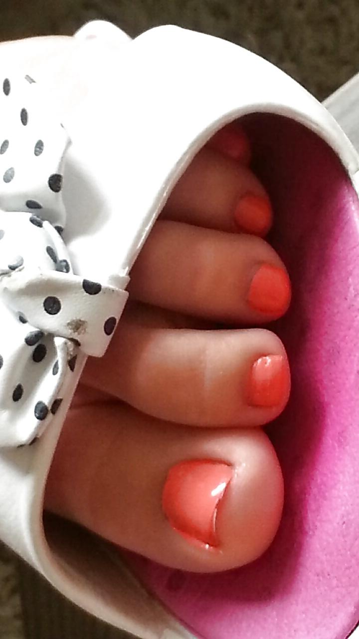 13P French lover wife saumon toes feet