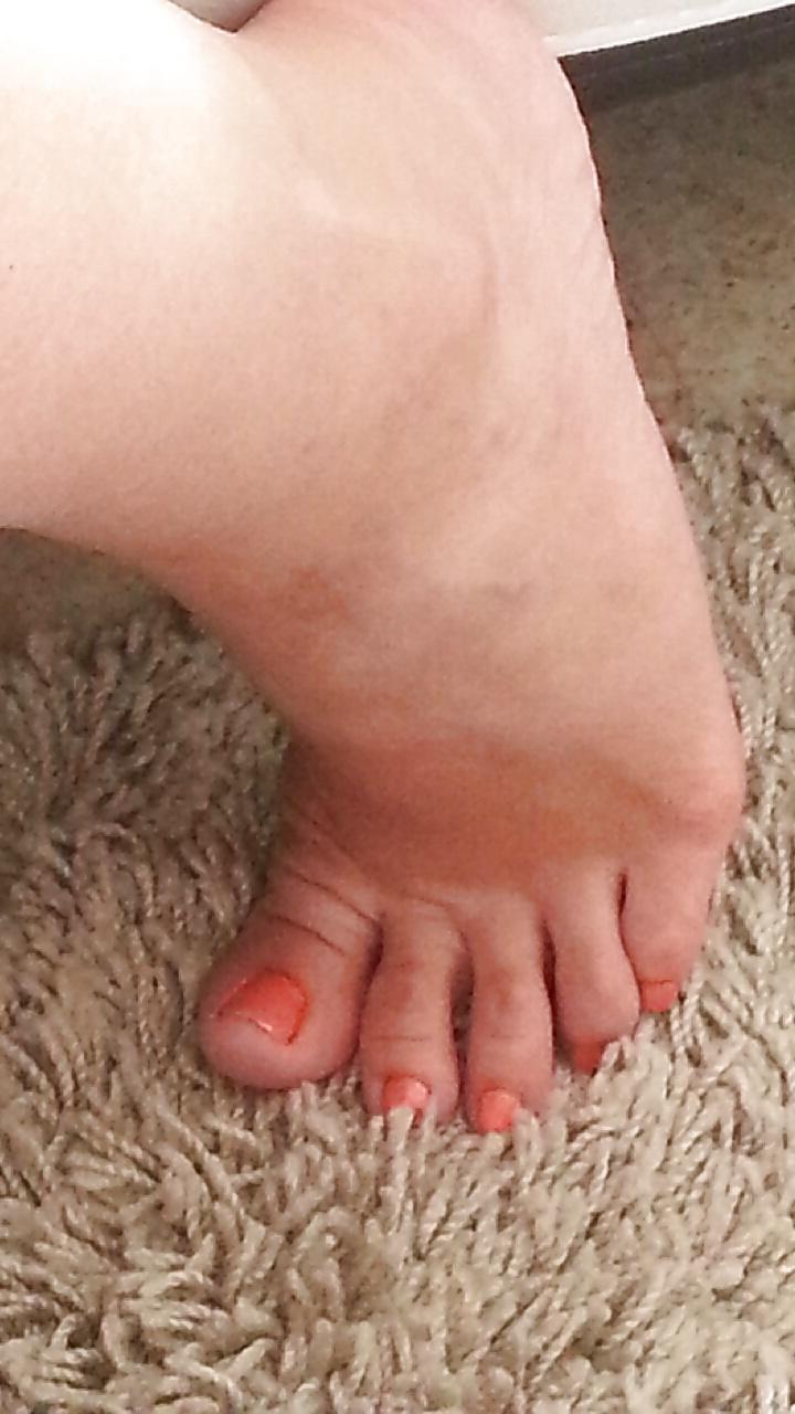 13P French lover wife saumon toes feet