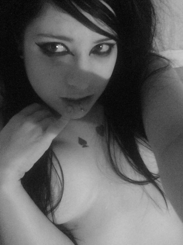 25P Lusty & Busty Teen Selfies 45