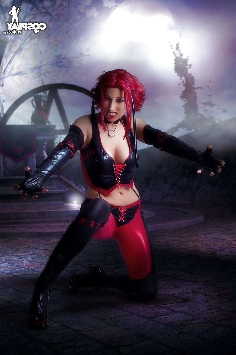 12P COSPLAY VAMPSLUT