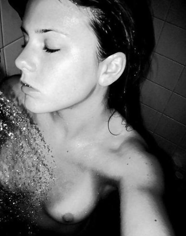 25P Lusty & Busty Teen Selfies 42