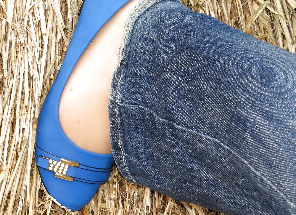 25P blue Flats with Nylons Outdoor