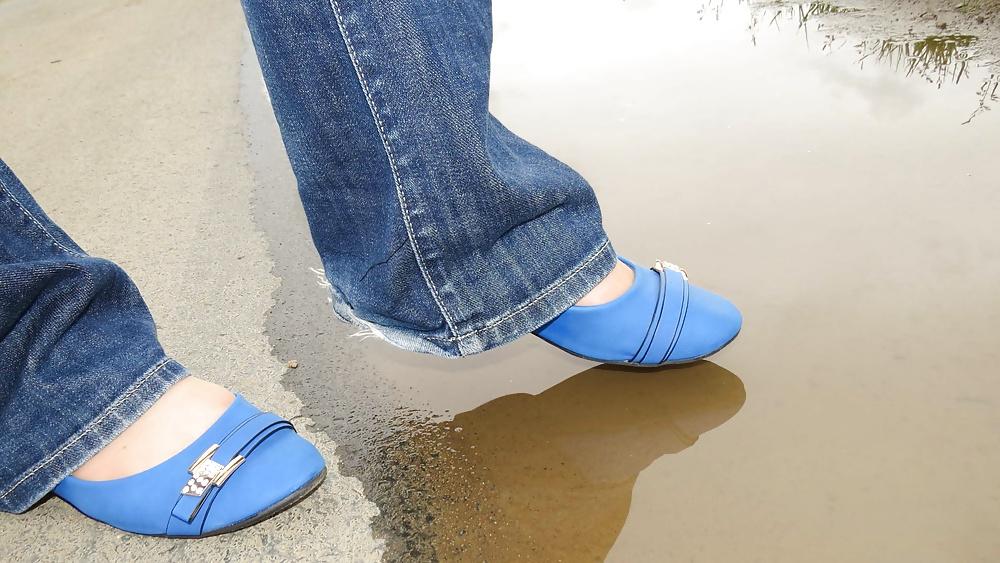 25P blue Flats with Nylons Outdoor