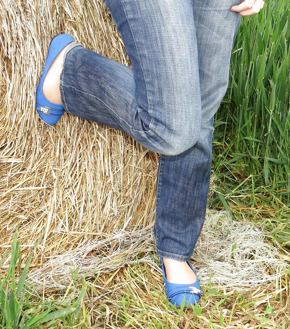 25P blue Flats with Nylons Outdoor