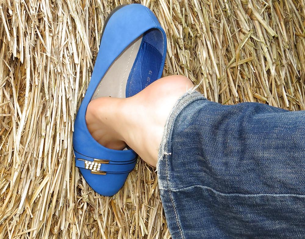 25P blue Flats with Nylons Outdoor