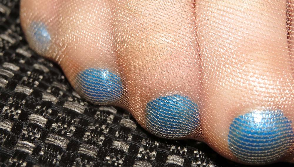 25P blue Flats with Nylons Outdoor