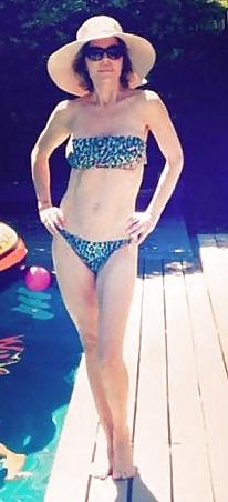 19P Pale Bikini Sluts