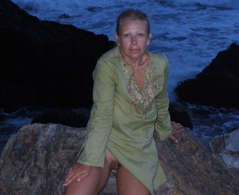 6P Busty milf on beach