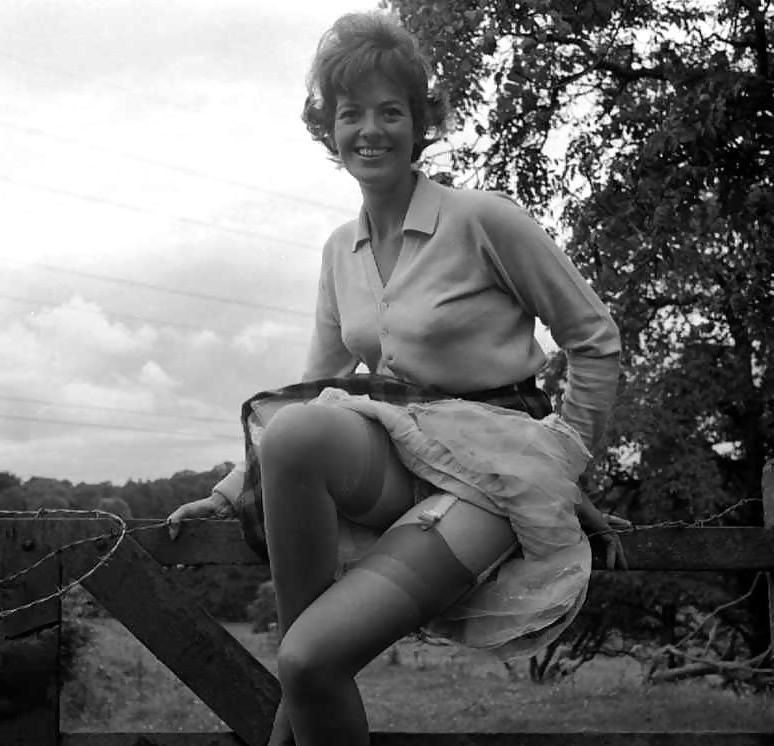 22P Nylons Beauty Summer 1963