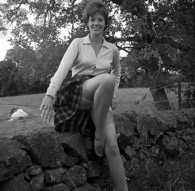 22P Nylons Beauty Summer 1963