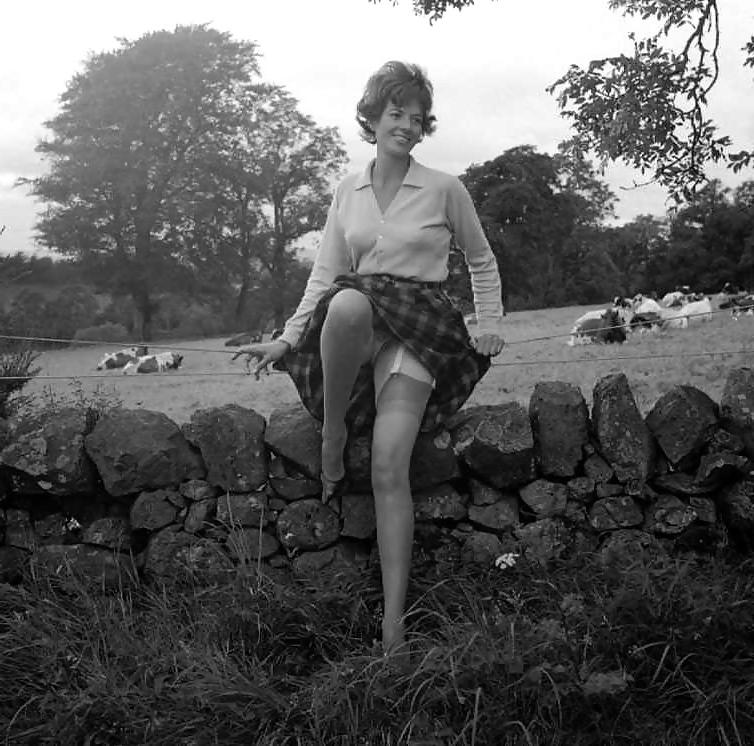 22P Nylons Beauty Summer 1963