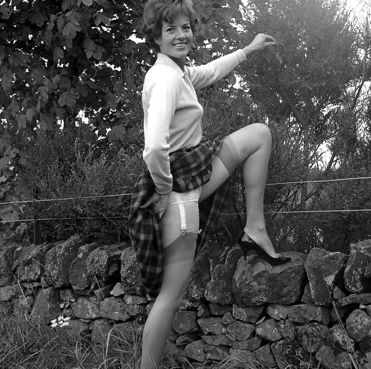 22P Nylons Beauty Summer 1963
