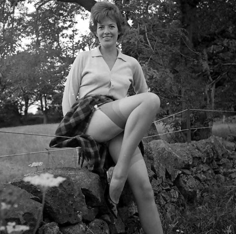 22P Nylons Beauty Summer 1963