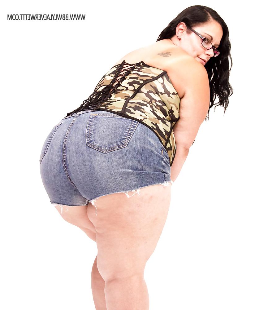 5P Camouflage Corset Photo Shoot