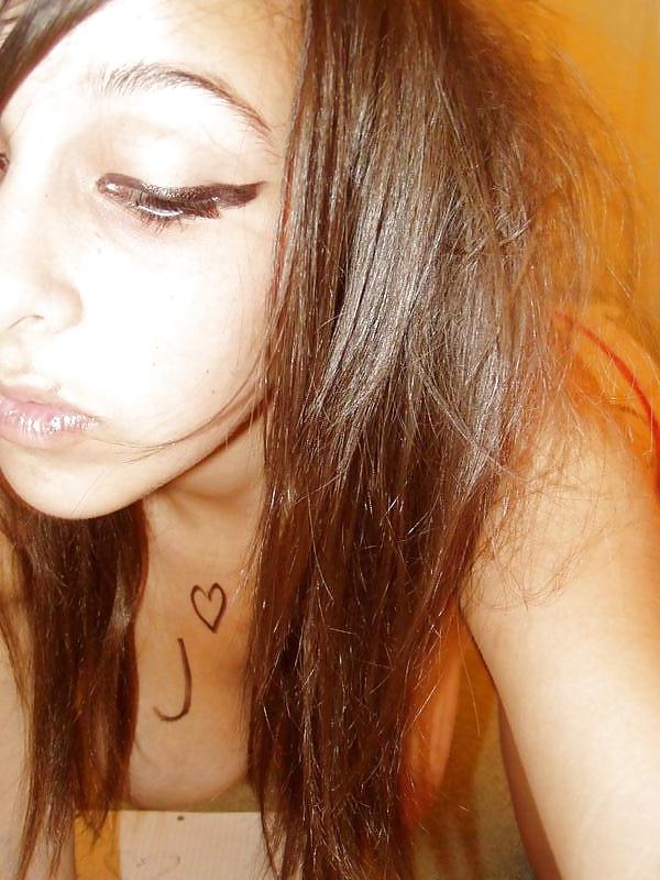 25P Busty teen selfie 