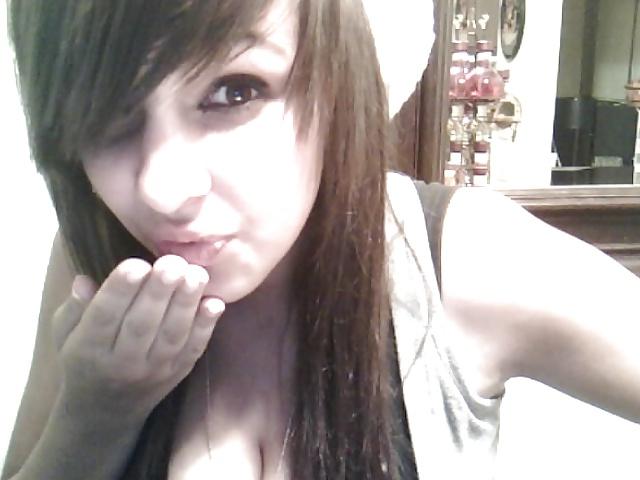25P Busty teen selfie 