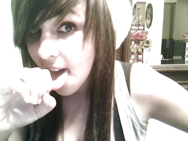25P Busty teen selfie 