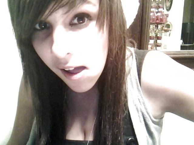 25P Busty teen selfie 
