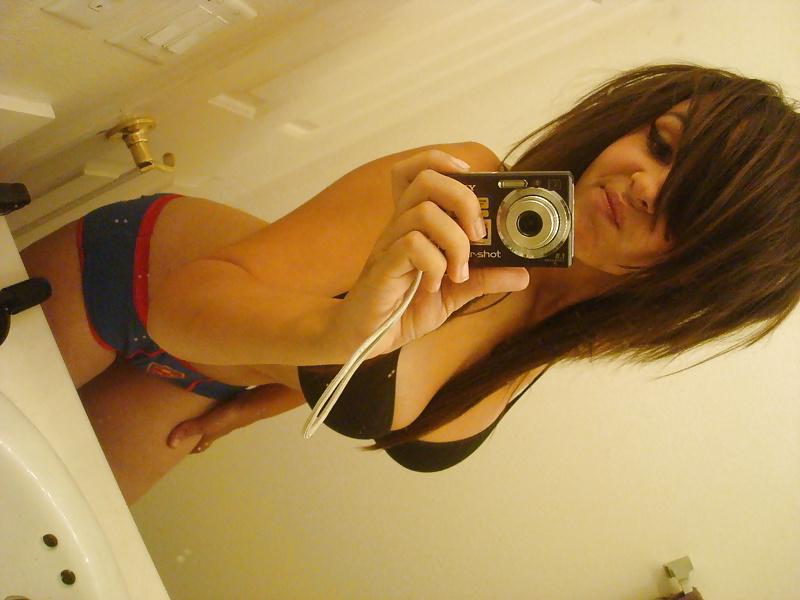 25P Busty teen selfie 