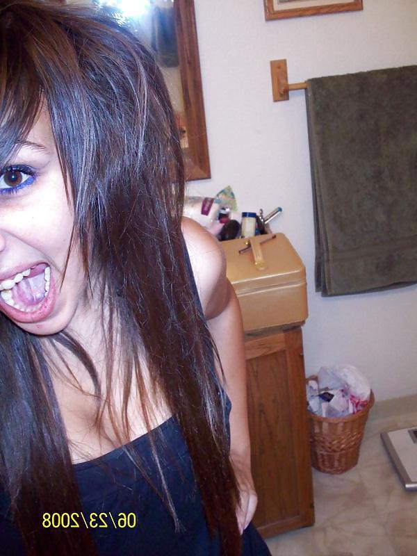 25P Busty teen selfie 