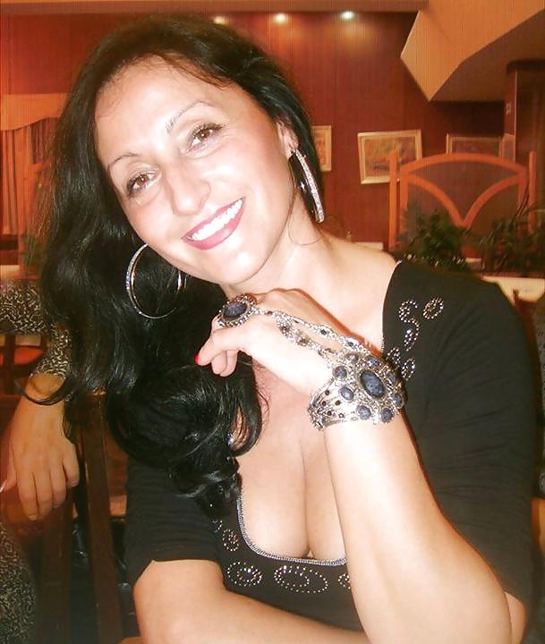 25P Elizabeta Serbian milf