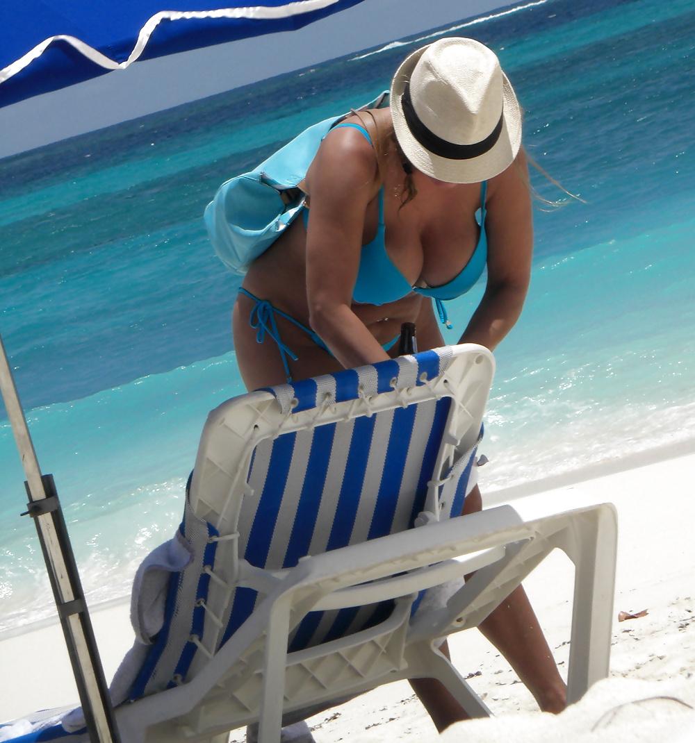 25P Do you fuck topless or blue?  Comment hard