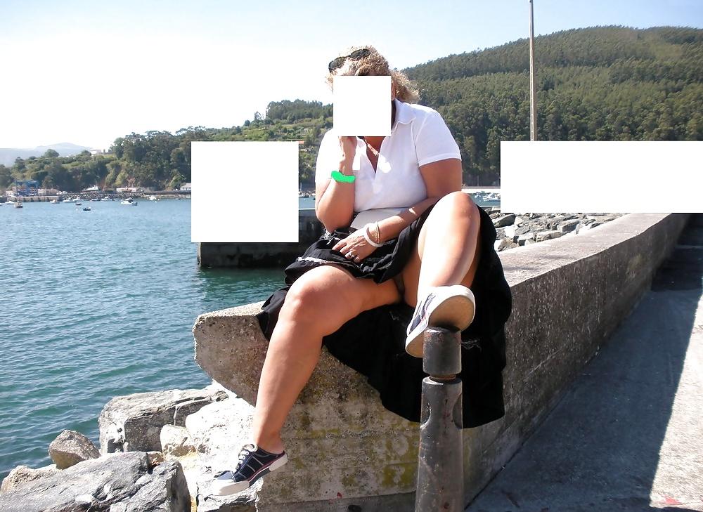 25P A little public & a little pee pt1