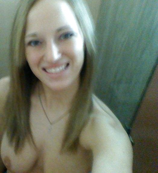 25P Lusty & Busty Teen Selfies 37