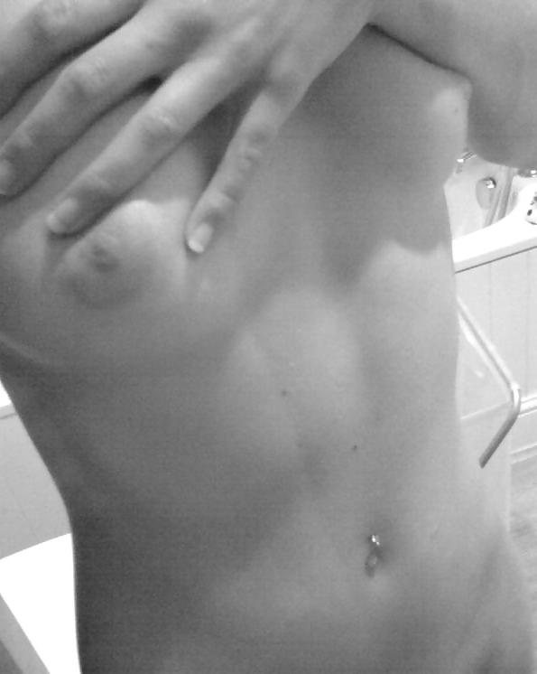 25P Lusty & Busty Teen Selfies 37