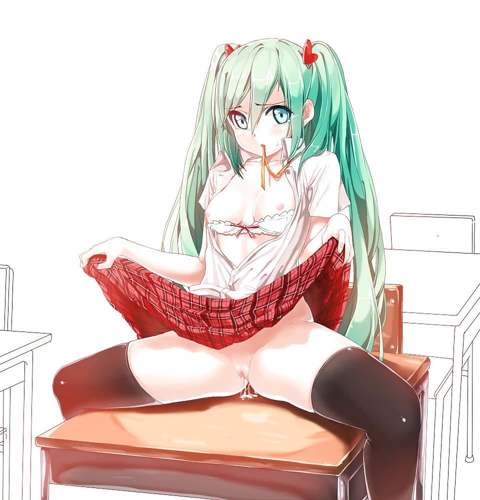 25P Miku Hatsune Hentai & Ecchi