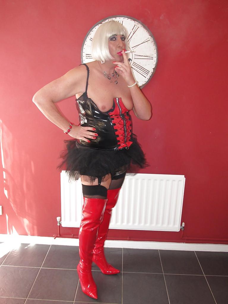 17P Chrissie has fun with Neil again