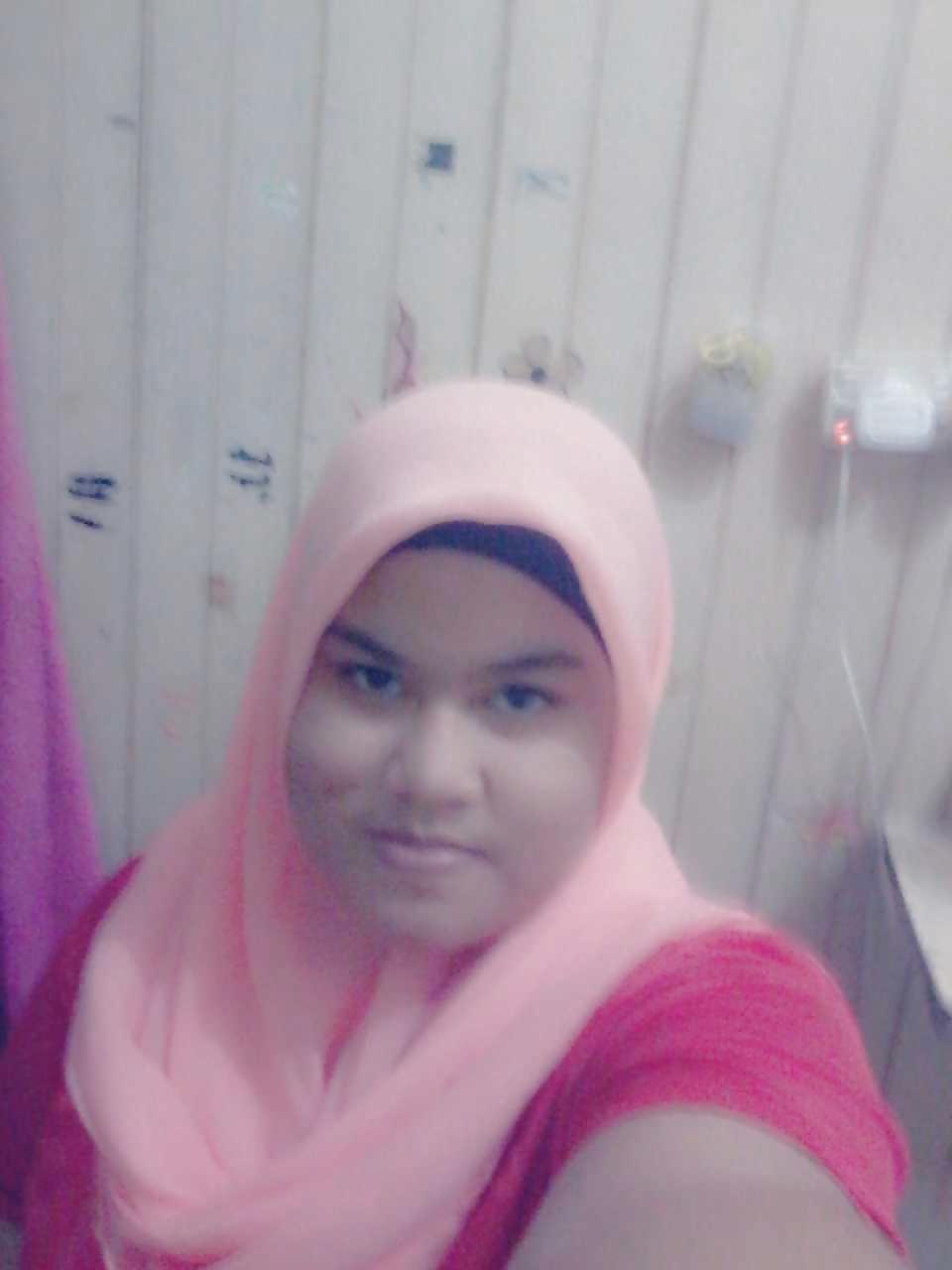 11P Malay- awek tudung berisi