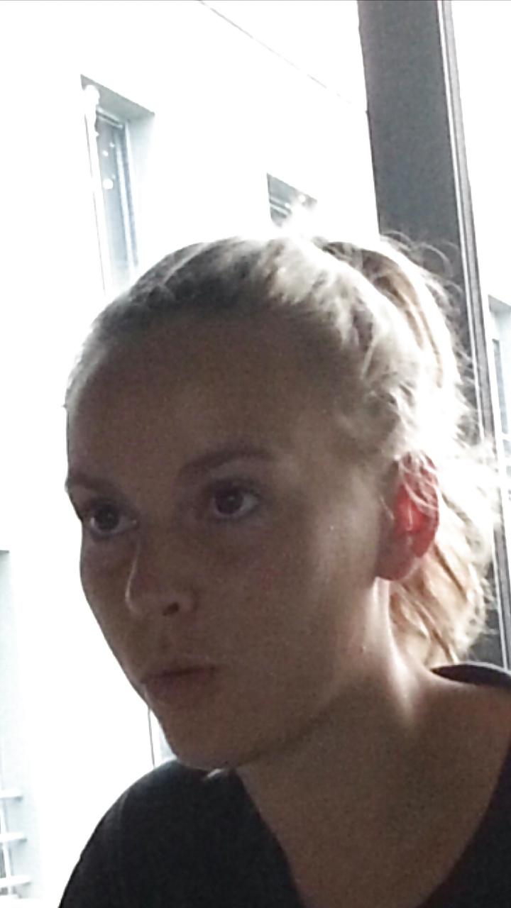 13P French lover blond girl nice natural feet