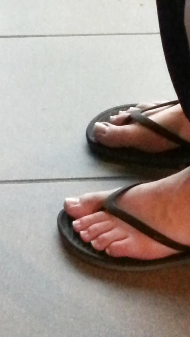 13P French lover blond girl nice natural feet