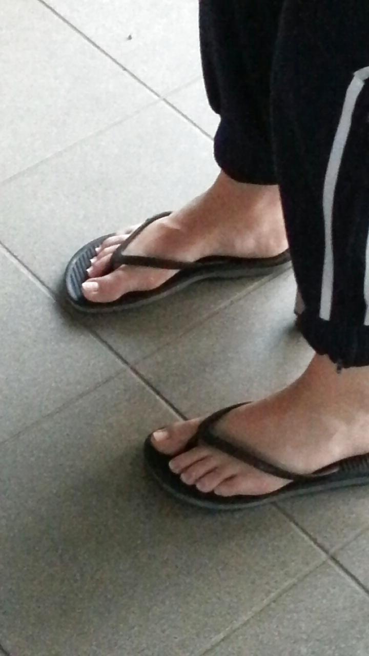 13P French lover blond girl nice natural feet