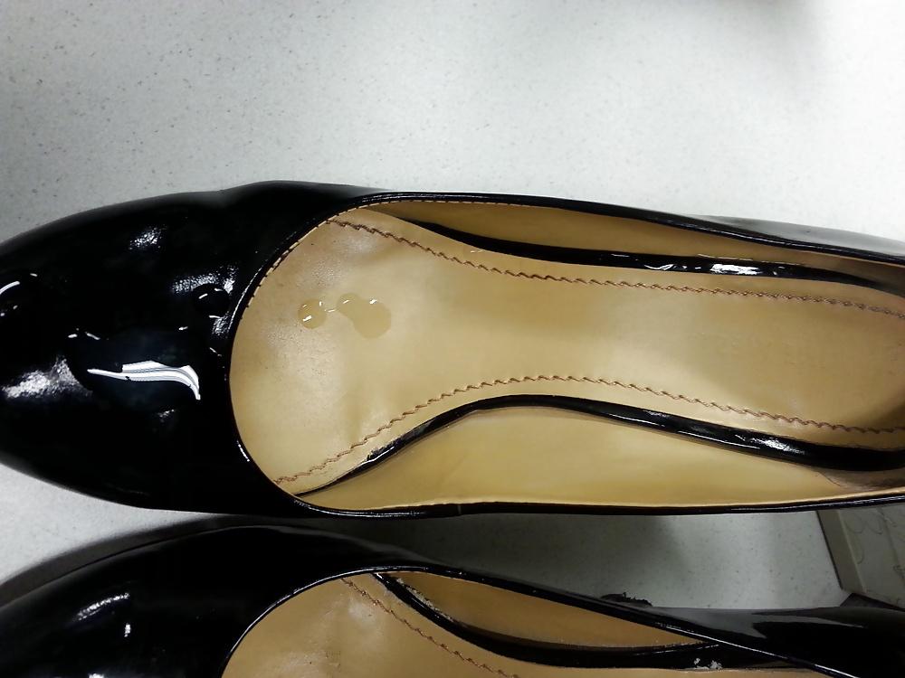 9P Coworker Chantelle's Shoes Perfect for Cumshot Worship